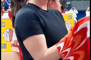 182cm76kg的女篮李梦颜值跟身材在运动员里绝对是大美女